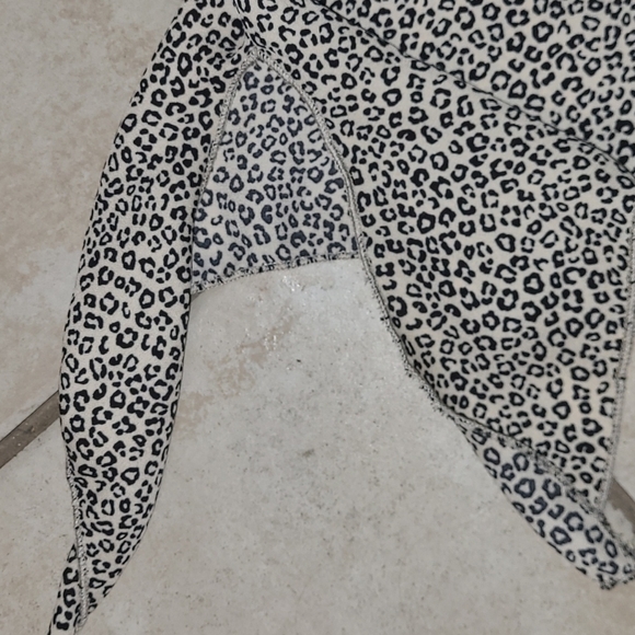 Teenbell Leopard Print Flowy Dressy Top Elastic Stretch Neck Line Tie Sleeves 3X - Picture 6 of 7